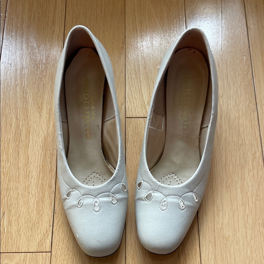 Vintage Cream Women's Shoes
